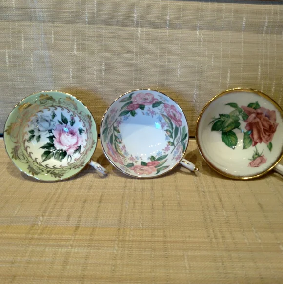3 Vintage Floral Teacups - Picture 2 of 6